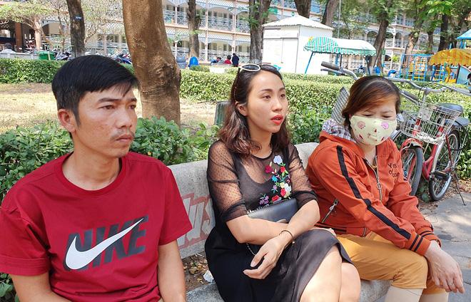 Vụ bé trai 6 tuổi bị dì ruột thiêu sống: Bà ngoại nhận tiền từ thiện rồi bất ngờ bỏ về quê, người mẹ nói gì?-5