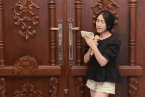 Mở karaoke tại gia, Hòa Minzy tiết lộ dòng nhạc từng muốn theo đuổi đến fan cứng cũng không nghĩ ra-3