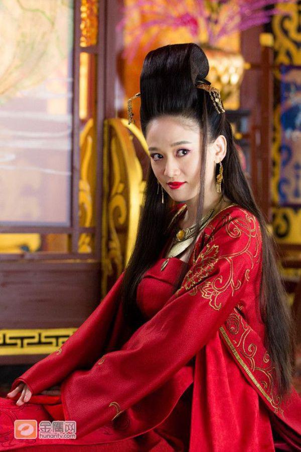 Số phận người thăng hoa, kẻ hết thời của cặp mỹ nhân đình đám Triệu Lệ Dĩnh và Trần Kiều Ân-4