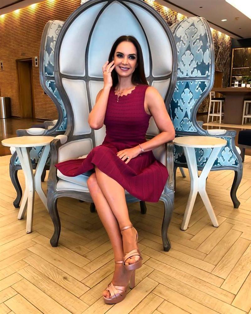 Bản tin Hoa hậu Hoàn vũ 26/2: Phạm Hương chơi màu nổi xuất sắc, độ sang chảnh chặt cả dàn mỹ nhân-2