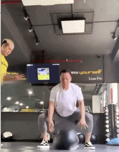 Không trăng mật sau đám cưới, Tóc Tiên - Hoàng Touliver rủ nhau tăng đề kháng chống Covid-19-1