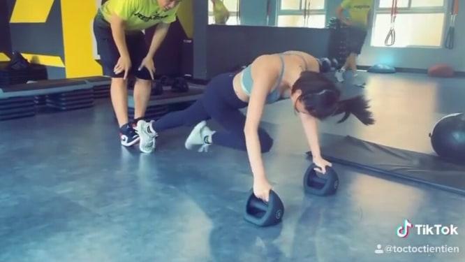 Không trăng mật sau đám cưới, Tóc Tiên - Hoàng Touliver rủ nhau tăng đề kháng chống Covid-19-4