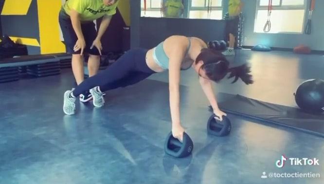 Không trăng mật sau đám cưới, Tóc Tiên - Hoàng Touliver rủ nhau tăng đề kháng chống Covid-19-3