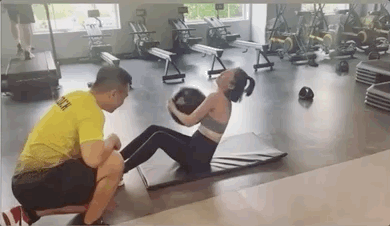 Không trăng mật sau đám cưới, Tóc Tiên - Hoàng Touliver rủ nhau tăng đề kháng chống Covid-19-2