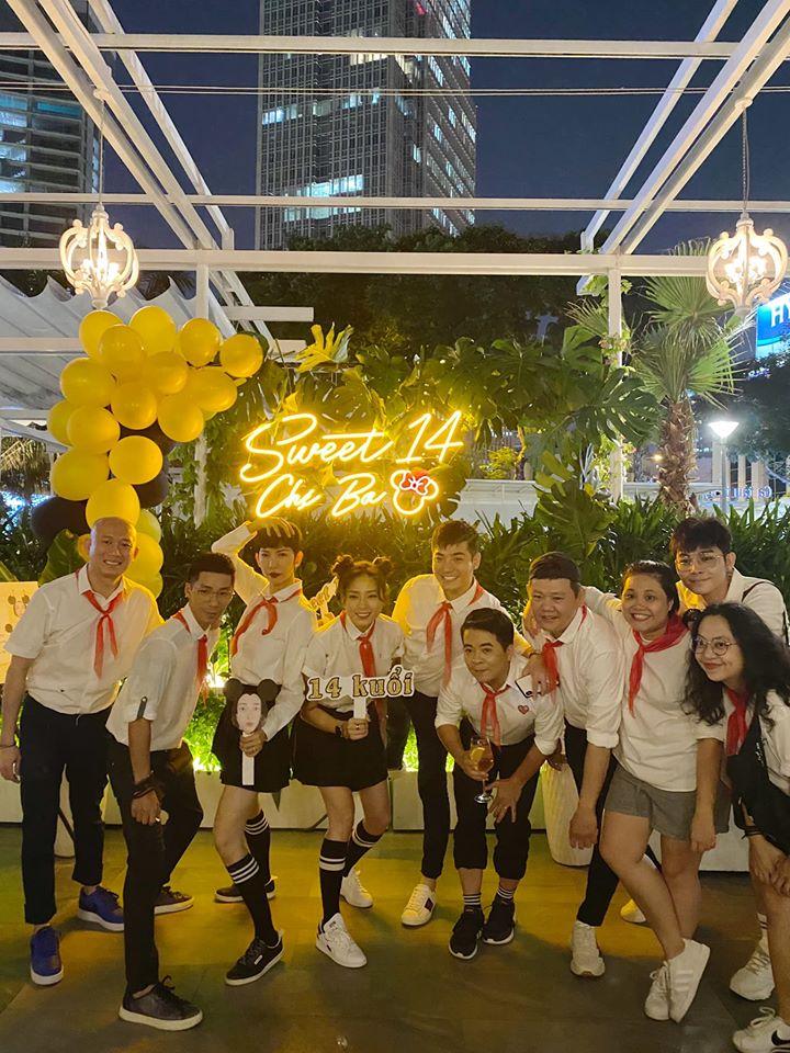 QUÁ LẦY: Xuân Lan rủ Jun Phạm mặc áo trắng, đeo khăn đỏ mừng sinh nhật Ngô Thanh Vân-2