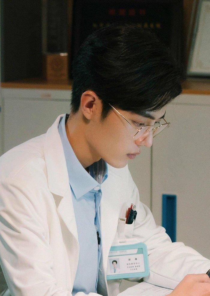 Mới 55 ngày đầu năm đã lên hot-search 43 lần, Tiêu Chiến bị dân mạng Trung nghi ngờ mua top tìm kiếm-6