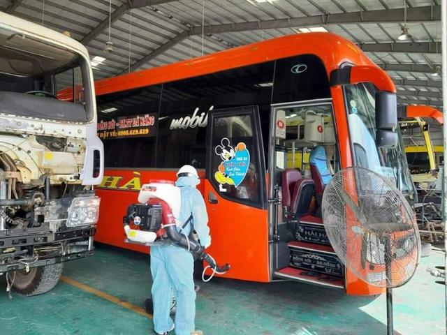 Cô gái trở về từ vùng dịch Hàn Quốc có dấu hiệu sốt, cách ly thêm 16 người-4