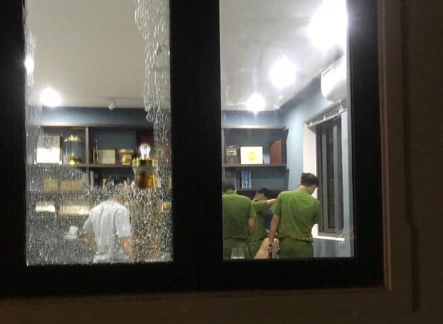 CLip: Nhóm côn đồ cầm hung khí tấn công biệt thự của Chủ tịch công ty bất động sản ở Đà Nẵng-2