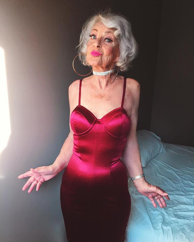Bà lão 92 tuổi nổi tiếng nhờ ăn mặc cá tính, sexy như giới trẻ-3