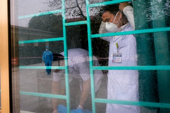 'Diệt xong virus corona bố sẽ về với con'