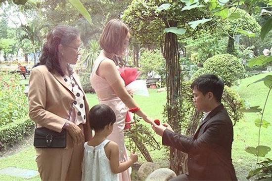 Dân mạng Đài Loan trầm trồ vì chuyện tình của mẹ đơn thân Việt 'cưa đổ' được trai tân