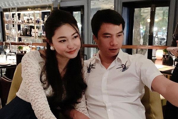 Anh rể đại gia cười tít mắt khi được Á hậu Thanh Tú tặng dây chuyền hàng hiệu-7