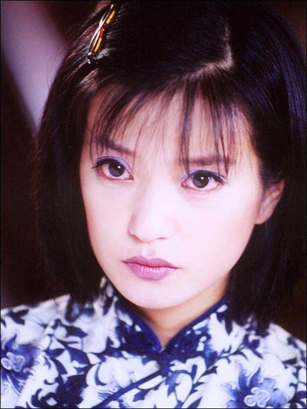 Đình đám cùng thời Triệu Vy nhưng mỹ nhân này danh tiếng thua xa vì quá cam chịu một màu-6