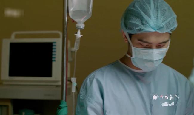 Sạn trong phim truyền hình Việt: Từ tin nhắn hẹn đi khách đến chiếc đĩa ma quái-13