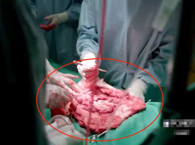 Sạn trong phim truyền hình Việt: Từ tin nhắn hẹn đi khách đến chiếc đĩa ma quái-15