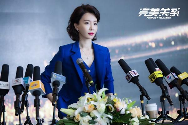 Các diễn viên phụ như Trần Sổ, Cao Lộ còn lấn át cả Đồng Lệ Á. Hai nữ diễn viên này chiếm được nhiều cảm tình của người xem nhờ diễn xuất ấn tượng, tính cách nhân vật mạnh mẽ, quyết đoán.