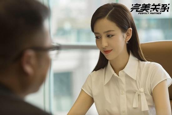 'Mỹ nhân Tân Cương' bị chê xuống sắc, diễn khoa trương