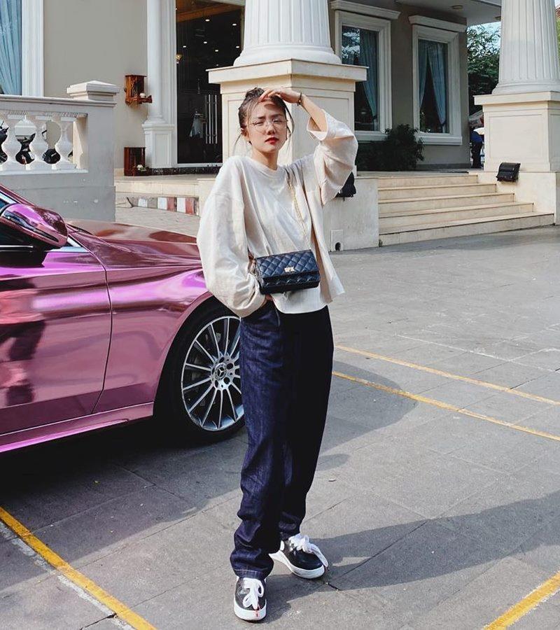 STREET STYLE: Thúy Vi lên đồ như dancer - Chi Pu khoe vòng 1 căng đét-4