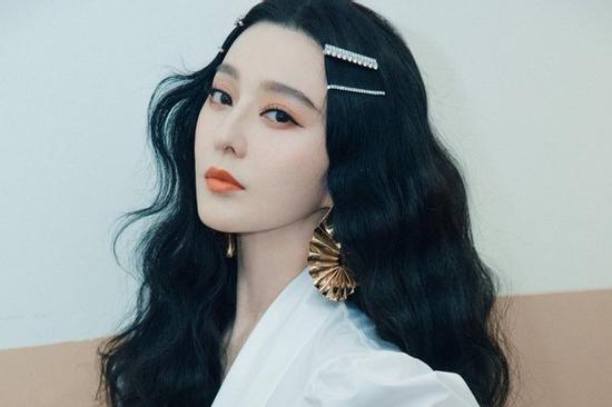 Sốc: Xuất hiện người đàn ông công khai cầu hôn Phạm Băng Băng, tuyên bố sẽ thay nữ minh tinh trả hết nợ?