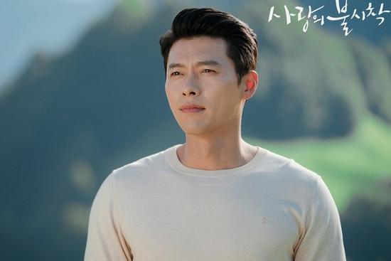 Vì sao showbiz Hàn không chống dịch quyết liệt như Trung Quốc?