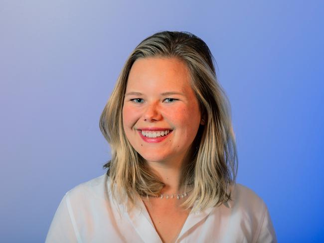 Phóng viên báo Mỹ nổi tiếng tìm đến tận nơi mua bánh mì thanh long của Việt Nam, bất ngờ nhất là những mỹ từ cô ấy thốt ra sau khi ăn-6