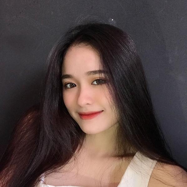 Sao nhí Gia đình phép thuật gợi cảm sau hơn 10 năm-2