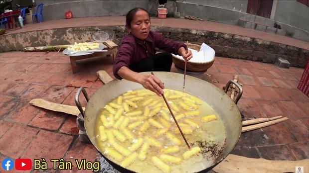 Vừa ra clip mới, bà Tân Vlog lại làm người xem hoang mang khi kết hợp món ăn cực khó hiểu-2
