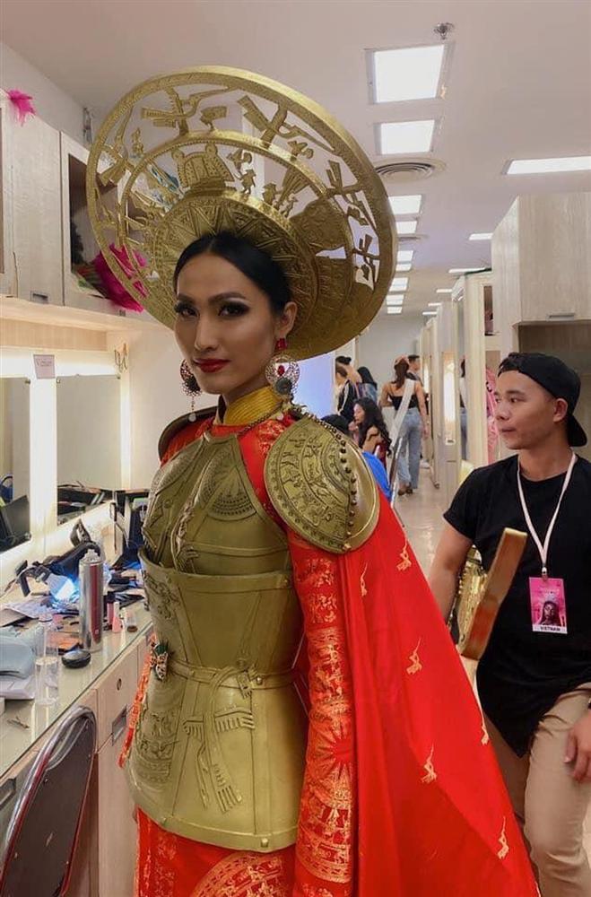 Nong Poy để mặt mộc vẫn chấp lớp son phấn của Bùi Đình Hoài Sa-6