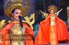 Hoài Sa tỏa sáng rực rỡ với phần thi quốc phục tại Hoa hậu Chuyển giới Quốc tế 2020