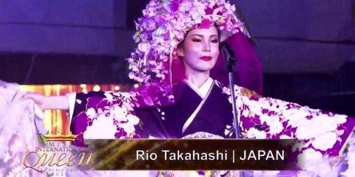 Hoài Sa tỏa sáng rực rỡ với phần thi quốc phục tại Hoa hậu Chuyển giới Quốc tế 2020-12