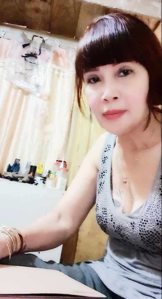 Khoe vòng 1 hững hờ, nhan sắc cô dâu 63 tuổi ở Cao Bằng làm ai cũng bất ngờ-2