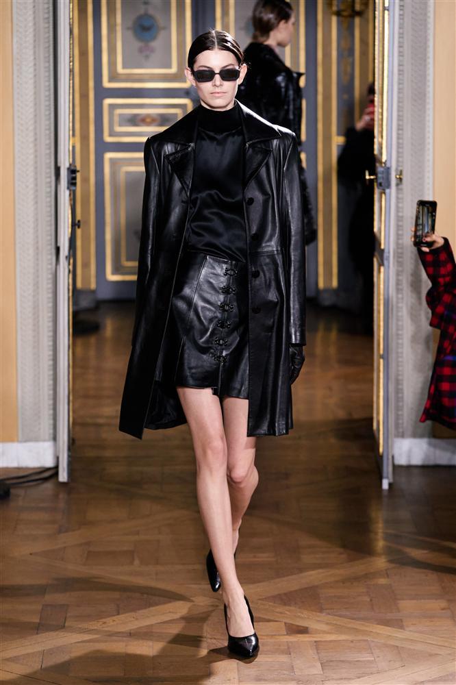 Mũ bóng đèn, áo blazer lửng và loạt xu hướng lên ngôi năm nay-19