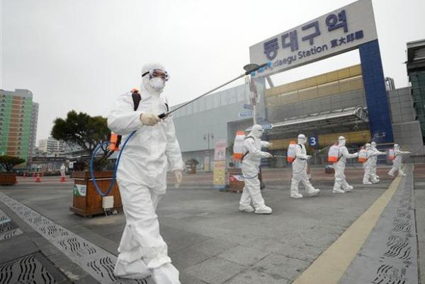 Khẩn: Các trường ĐH ở TP.HCM hủy thông báo, cho sinh viên tiếp tục nghỉ-2