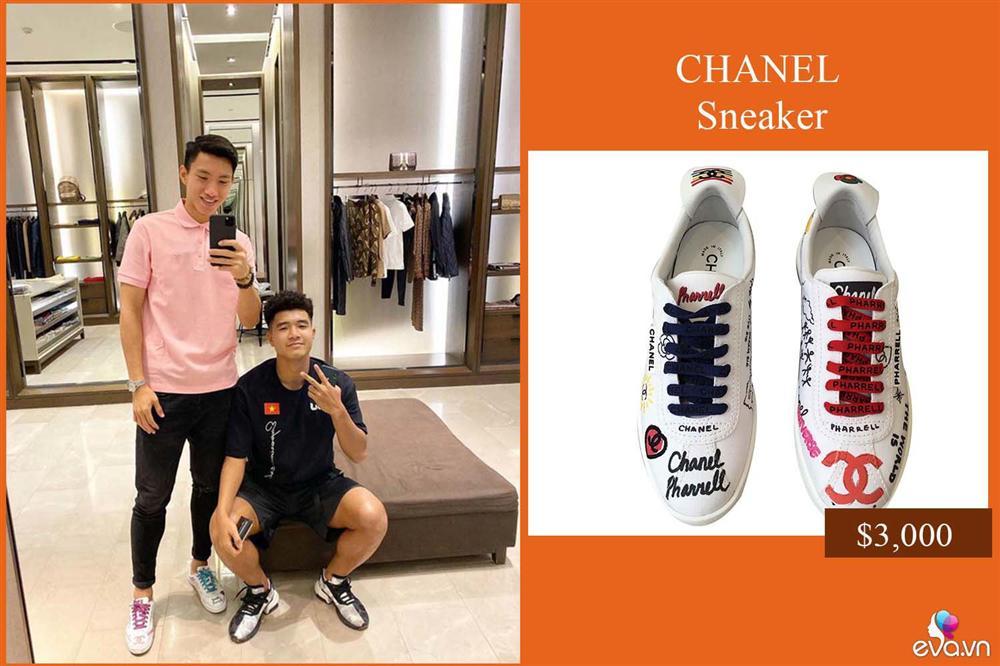 Vừa được đá chính, Văn Hậu đã lên đồ sang chảnh với cả cây Gucci dạo phố Hà Lan-6