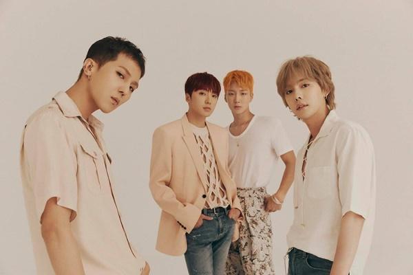 WINNER: Ngày 14/2, truyền thông Hàn đưa tin WINNER comeback vào tháng 3. Hiện, nhóm đã hoàn thành chụp ảnh bìa album và thu âm. Ca khúc chủ đề trong lần tái xuất này sẽ do Song Mino sản xuất. Điều này càng khiến fan thêm phần kỳ vọng vào album comeback khi chàng rapper đã cho thấy khả năng sáng tác qua những ca khúc cho WINNER cũng như sản phẩm solo.