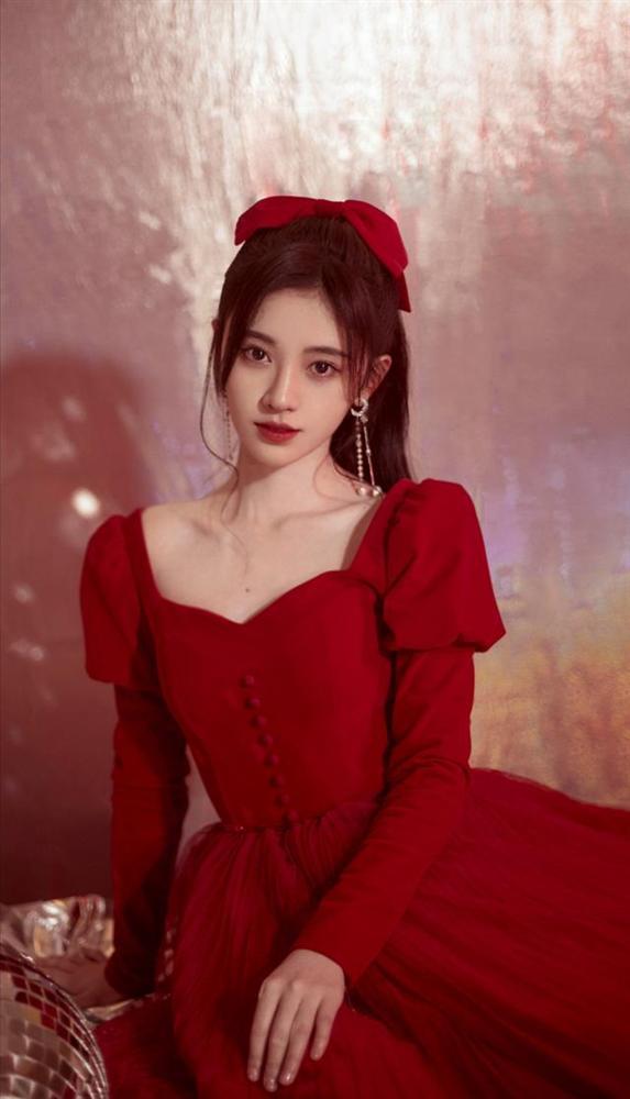 Mỹ nữ 4000 năm có một Cúc Tịnh Y lộ ảnh quá khứ lạ hoắc, nghi lột xác bằng dao kéo-1