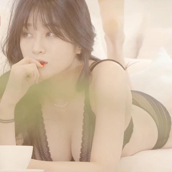 Mẫu nội y gợi cảm nổi tiếng từng bị chê vì thân hình không đúng chuẩn-1