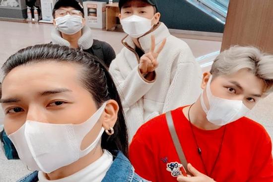 BB Trần bị cách ly 2 tuần, nhân viên y tế kiểm tra mỗi ngày