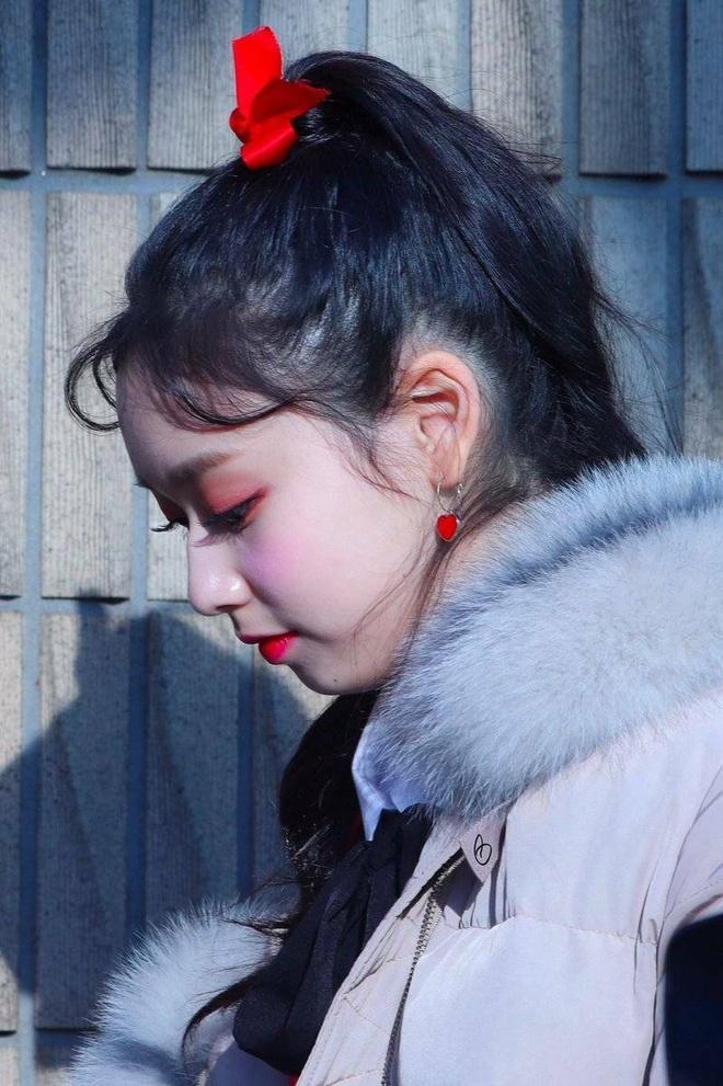 Vì sao HyunA và dàn ca sĩ Hàn phải trang điểm đậm khi lên sân khấu?-1