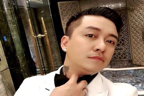 Tuấn Hưng bức xúc khi có tên trong danh sách hát đám cưới