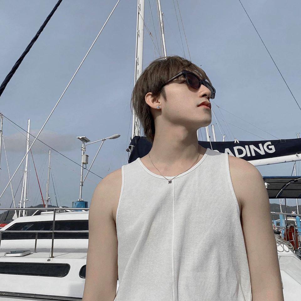 Đăng loạt ảnh chất hơn nước cất, ai ngờ Sơn Tùng bị hàng trăm fans chê vòng 3 kém sexy-1