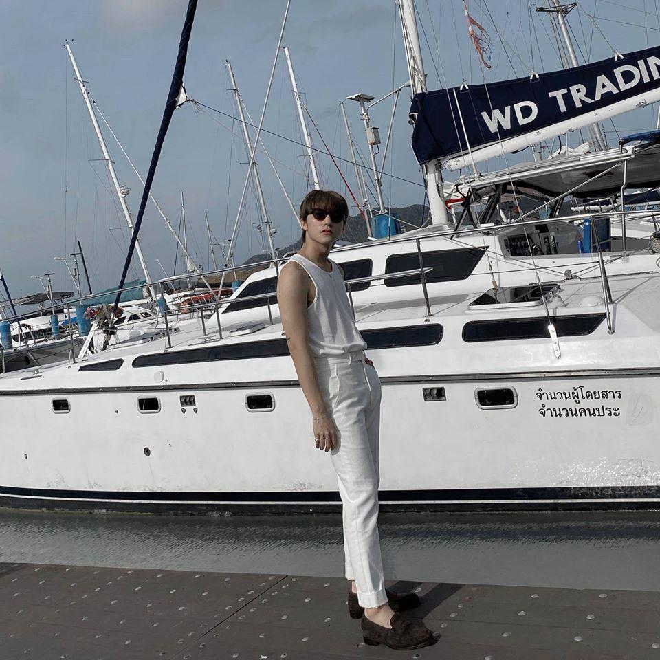 Đăng loạt ảnh chất hơn nước cất, ai ngờ Sơn Tùng bị hàng trăm fans chê vòng 3 kém sexy-2