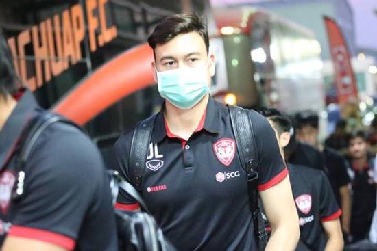 Nghi vấn Văn Lâm bị thất sủng ở CLB Thái Lan sau trận thứ 2 liên tiếp phải ngồi dự bị