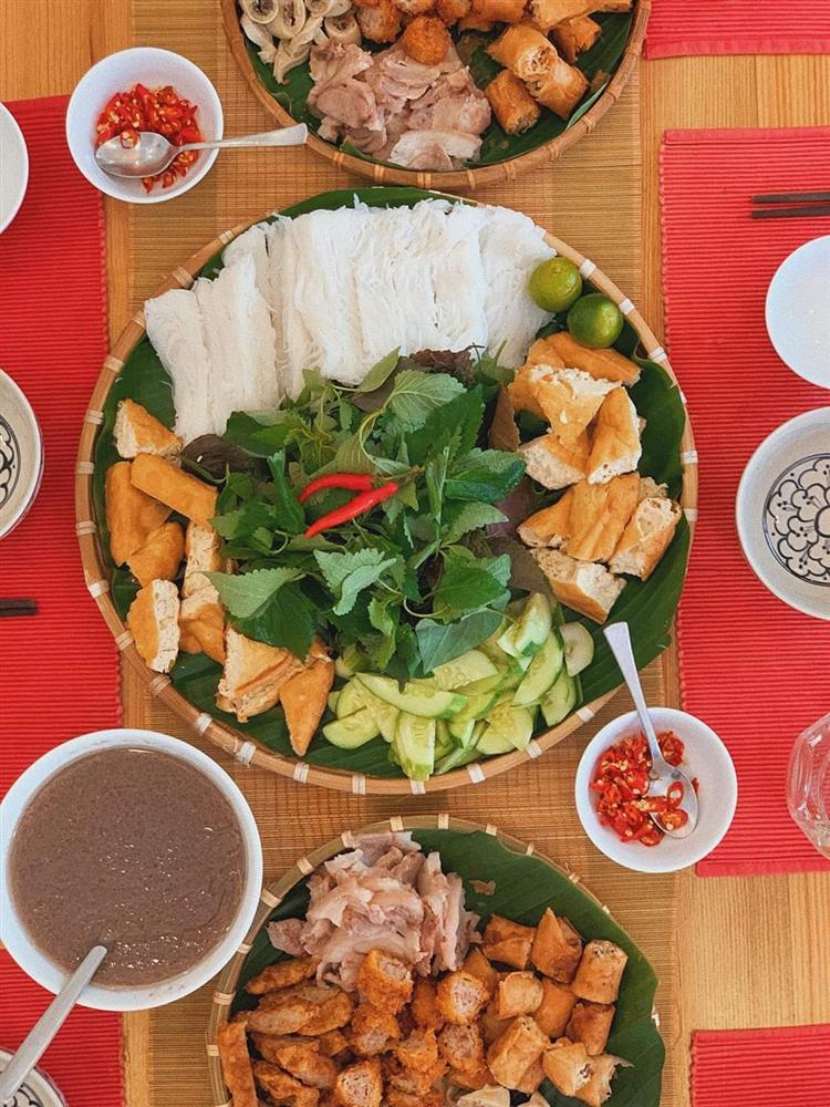 Bộ ba nàng dâu đình đám Tóc Tiên - Thủy Tiên - Hà Tăng: Vẻ ngoài kiêu sa - bên trong gái đảm-4