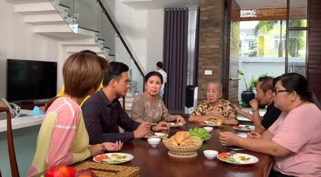 Sự thật sau cảnh ăn ngon lành trên màn ảnh: Miếng ăn là... miếng đau, nào ai thấu?-6