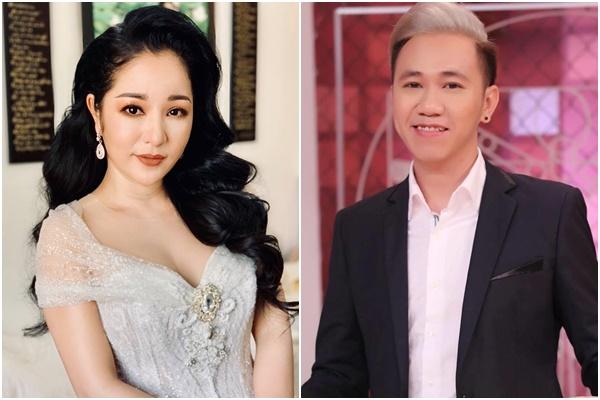 Danh hài Thúy Nga nghiện Facebook hết thuốc chữa, ôm điện thoại thay vì ôm con-4