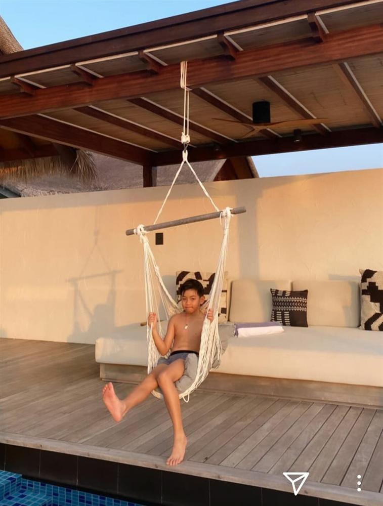 Xuất ngoại cùng mẹ và chú Kim Lý, Subeo được khen hết lời vì vui chơi không quên việc học-6