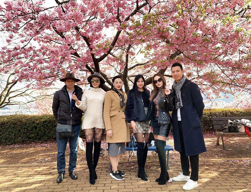 Chân dung bố ruột Huyền Baby: Nhìn phong độ thế này bảo sao sinh con ra ai cũng đẹp-1