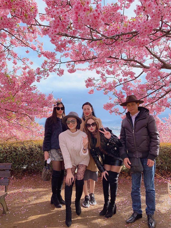 Chân dung bố ruột Huyền Baby: Nhìn phong độ thế này bảo sao sinh con ra ai cũng đẹp-3