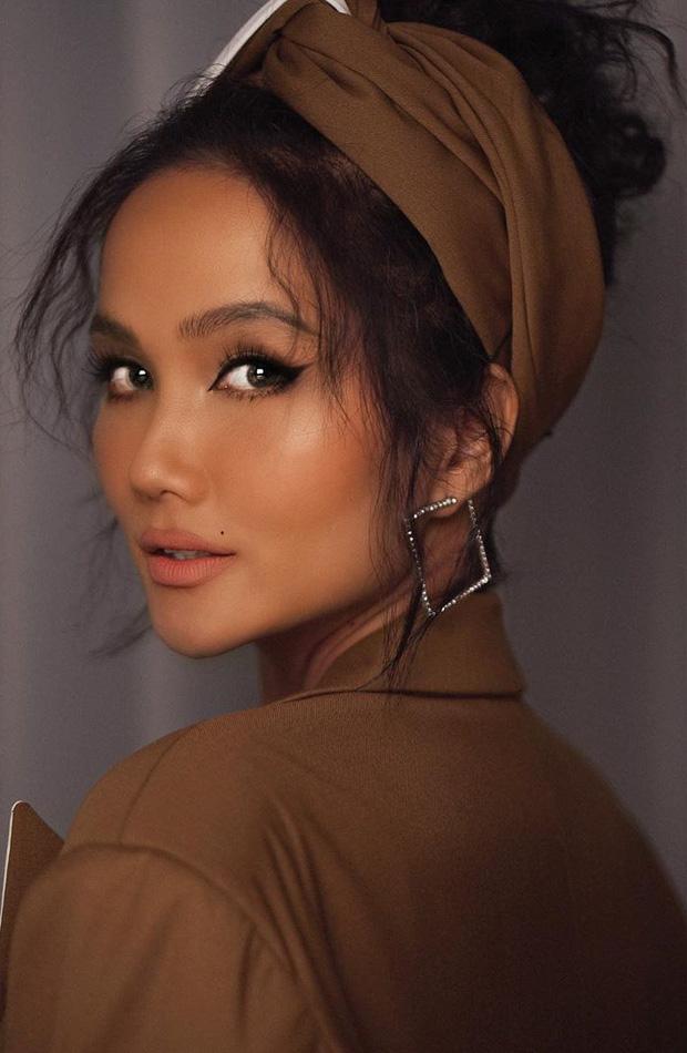 SAO MAKE OVER: Lâm Khánh Chi trang điểm như dọa ma - Lông mày của Miu Lê đâu rồi?-6